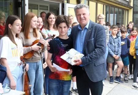 Srečanje generacij v OŠ Cerknica 11 Foto Ljubo Vukelič